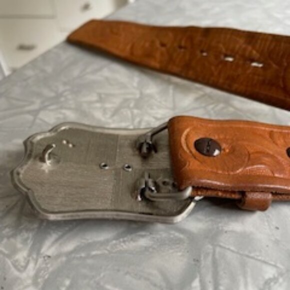 Vintage Tooled Western Genuine Leather Belt with vintage cabochon buckle - Picture 5 of 7